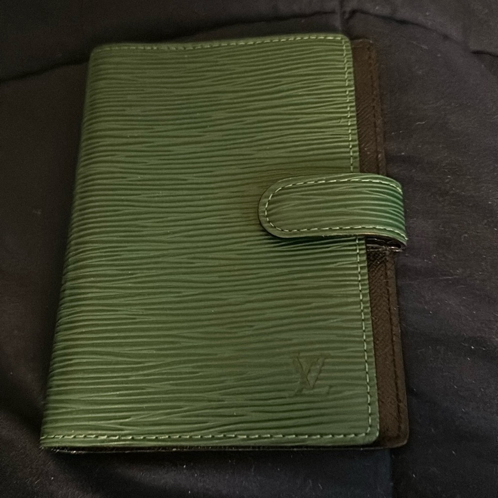 LOUIS VUITTON Agenda (Authenticated with COA)